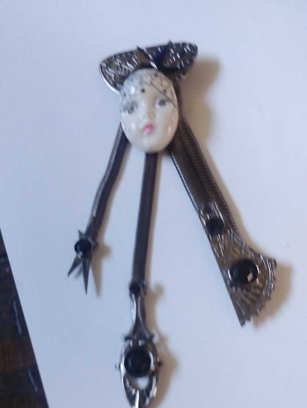 Gabriella 90s Vintage Porcelain Face Pendant Brooch in Black